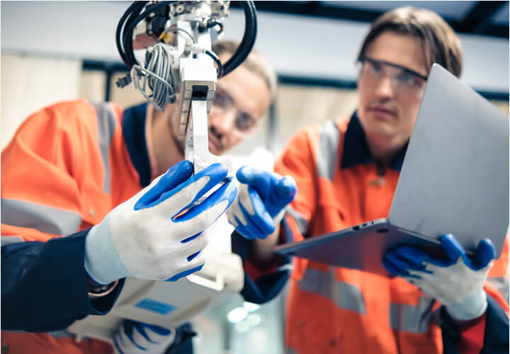 优质的在职培训机会，有机会与高水平团队一起工作